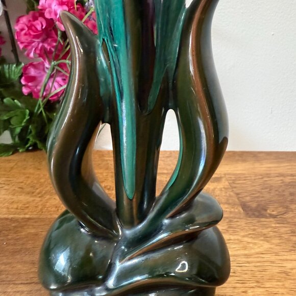 CCC Canadian Art Pottery Vase Mid-Century Modern Teal Green Sculptural Leaf Base - Picture 4 of 6